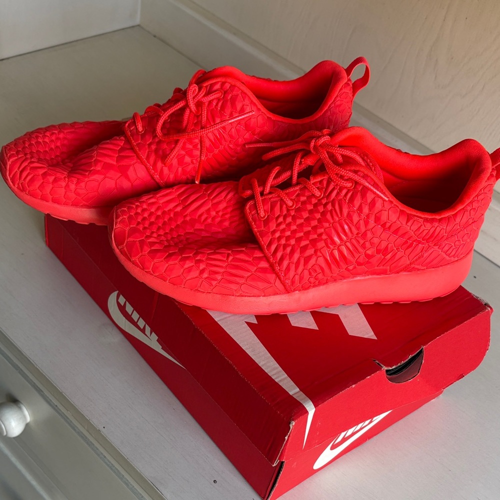 Nike Kids Neon Red Textured Athletic Sneakers